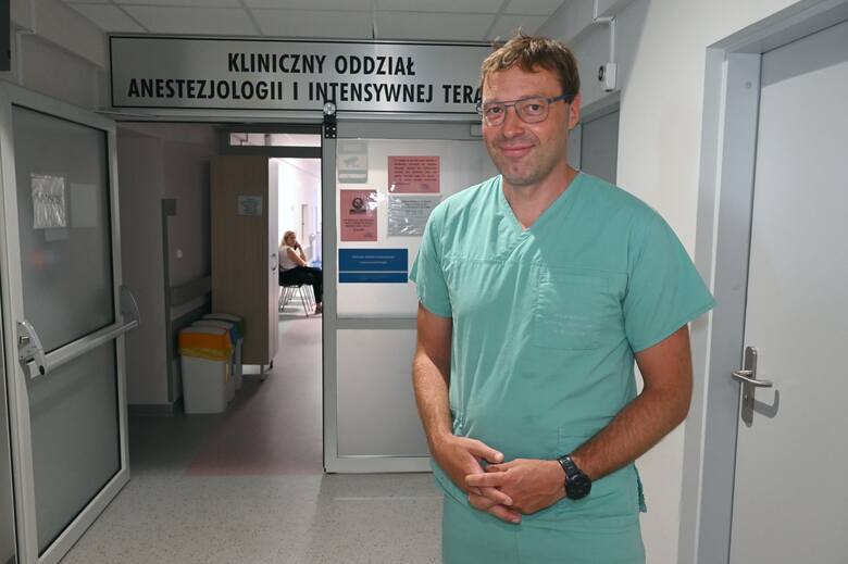 NFZ_Kielce's tweet photo. #WSZ w #Kielce został uznany przez @MZ_GOV_PL za placówkę wykazującą się dużą aktywnością donacyjną. W tym roku doszło tu do pobrania narządów od 1⃣1⃣ pacjentów.
Uratowano życie kilkudziesięciorga ciężko chorych osób.
@NFZ_GOV_PL @AHP_PAKS @MarzenaBN1 @SwietokrzyskiUM https://t.co/YfSOHMKHZD