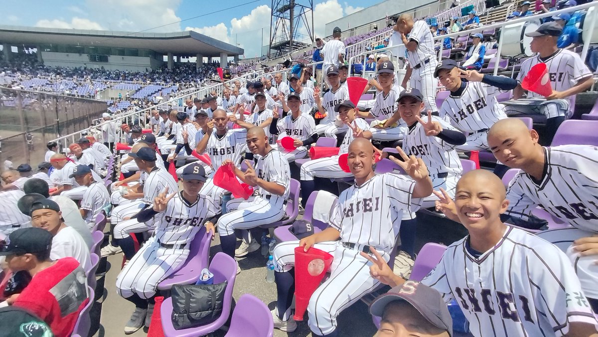 kyoto_shoei's tweet photo. 硬式野球部　決勝進出❕

お陰様で本日の公式野球部 準決勝に勝利し、28日㈮の決勝戦に挑みます。
全員野球でぜひとも勝利をつかんでほしいと思います。

硬式野球部の皆さん、お疲れ様！
次も全校挙げて応援しています！

#京都翔英
#硬式野球部
#第105回全国高等学校野球選手権京都大会
#決勝戦 https://t.co/x3dVXmdxUP