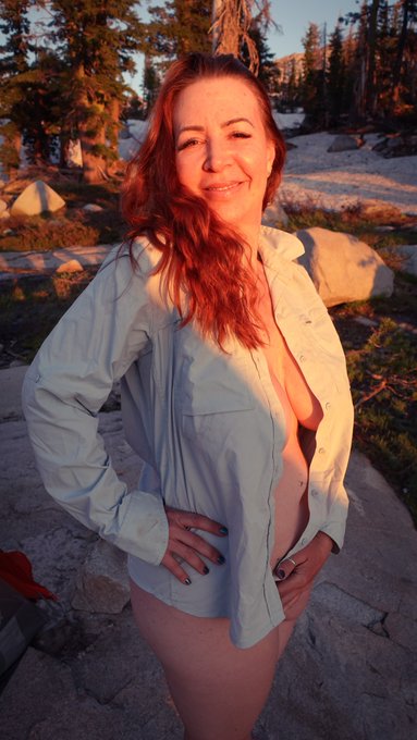 Do you see that snow behind me?  Guess what month this is...  #phoebeswinger #podcaster #swingeruniversity<a href="/tag/backpacking"class="tags"><span>#backpacking</span></a><a href="/tag/podcaster"class="tags"><span>#podcaster</span></a><a href="/tag/phoebeswinger"class="tags"><span>#phoebeswinger</span></a><a href="/tag/swing"class="tags"><span>#swing</span></a>