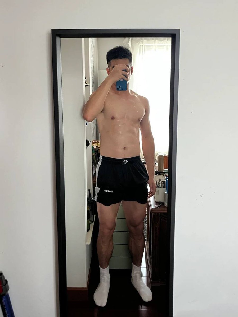 happytutt85's tweet photo. 这几日一直在休息，刚健身完事，满身汗水味，晚上想找人做运动，有没有来的😍私信我🔞 https://t.co/Lo2E0OGnOP
