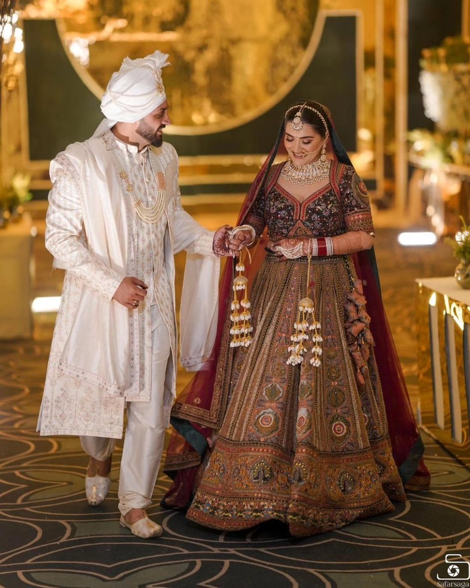 MakeMyWedd's tweet photo. To find someone who will love you for no reason, and to shower that person with reasons, that is the ultimate happiness.

Photography by : @safarsaga_films 

For more details DM and follow us @make_my_wedd
..
..
..
#brideandgroom #weddingphotography #couplesgoals #indianwedding https://t.co/PqeHuyJSyD