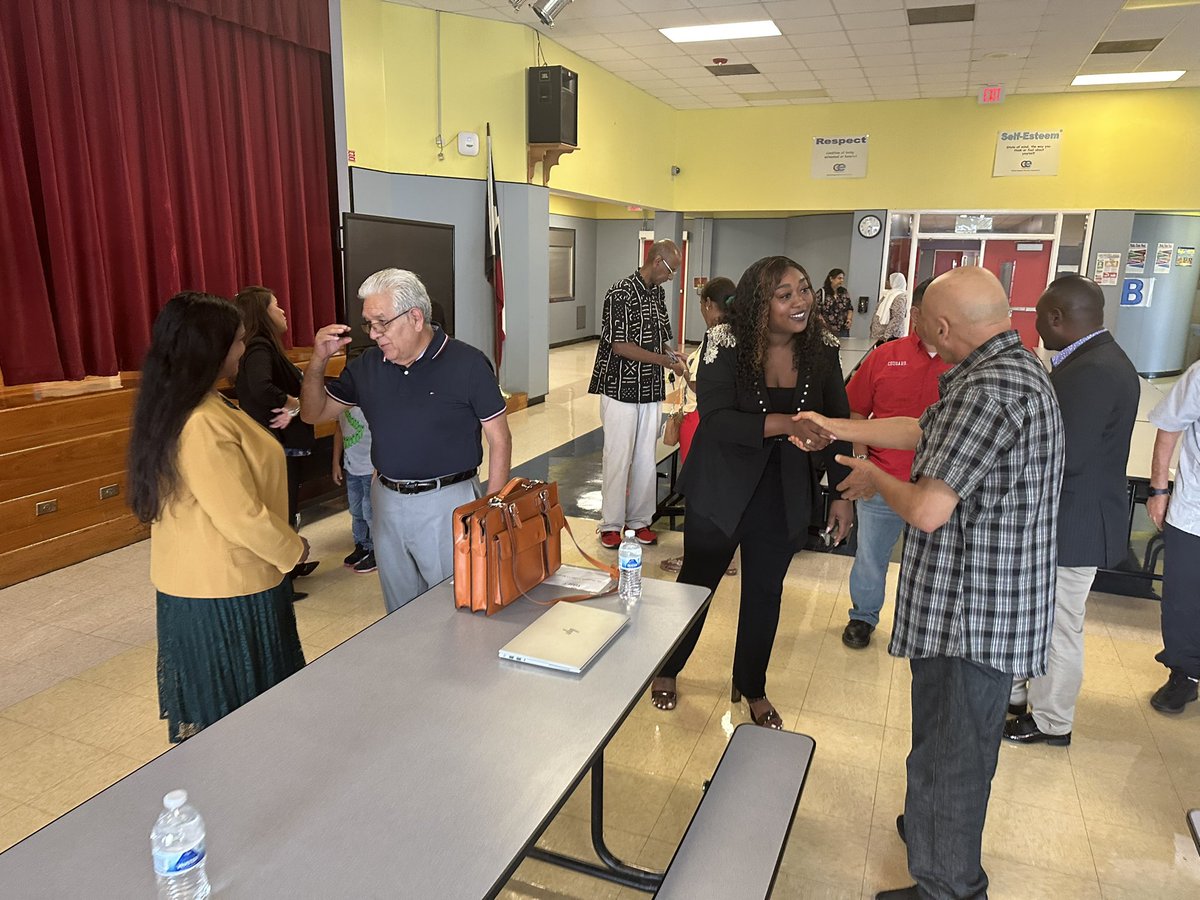 Say hello to Benavidez’s new principal Dr. Olinda Ramsarran . Tonight she was introduced to the staff and community. Welcome Dr. Ram to Benavidez. <a href="/HISD_West/">🚨 This page is no longer active! 🚨</a> <a href="/RoyPEagle/">Benavidez Elem. HISD</a> <a href="/LRAhumada6/">LRAhumada6</a> 
<a href="/OlindaRam6/">Dr. Olinda R.</a>