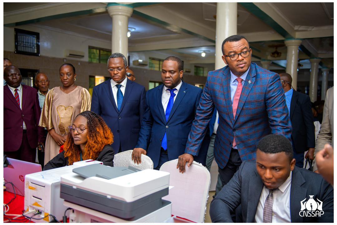 johnseke245328's tweet photo. 🚨🇨🇩#CNSSAP | #Kasaï_Central : À Kananga où ils séjournent, le VPM de Fonction publique @LihauEbua, et le #Top_manager DG de la @Cnssap_RDC Mr @Junior_Mata1, vulgarisent la réforme sur la sécurité sociale et lancent les opérations d'immatriculation des retraités et rentiers. https://t.co/vO2XmFBwFf