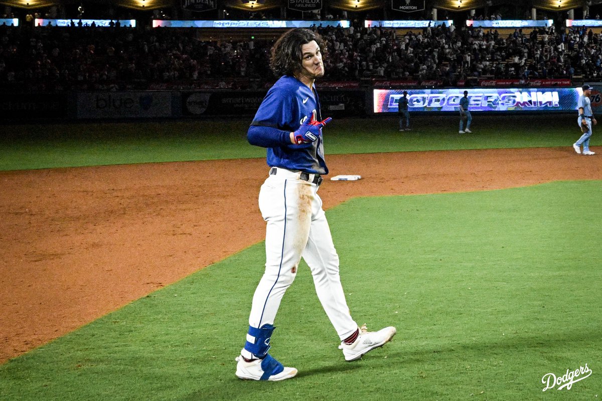 RT @Dodgers: This team is special. https://t.co/0sKU4m4w5p