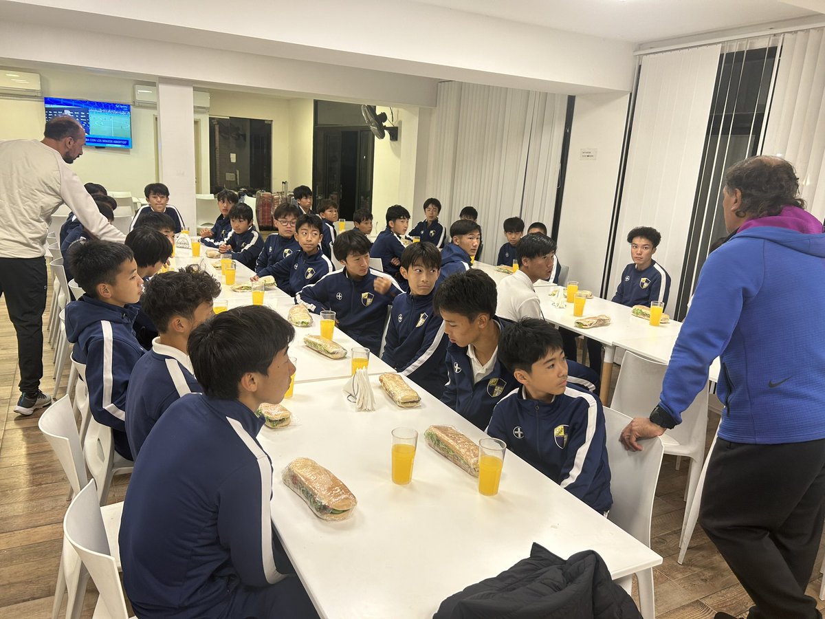 SportEsperanza's tweet photo. 【アルゼンチン到着】

アルゼンチンに到着しました🇦🇷
みんな元気です👍

ブログを更新していきますので、ぜひチェックしてください👇

https://t.co/z1GrjmiGQj

#エスペランサSC
#絶対できる https://t.co/tdRW8IWChE