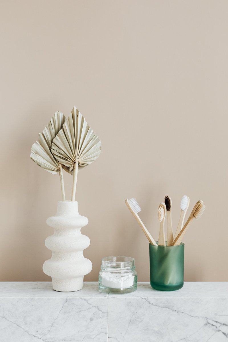 PorterChri10755's tweet photo. Exciting news beauties! ✨ It's time to go green with our beauty routine!  Say goodbye to cruel testing and hello to cruelty-free &amp; vegan cosmetics!  Let's make a positive impact on the environment while looking fabulous! ‍♀️ #EcoBeauty #CrueltyFree #VeganCosmetics https://t.co/4zoiowLPUo
