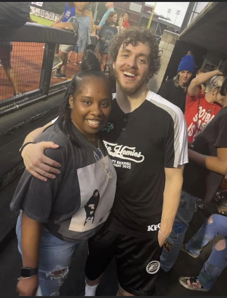 OkayyyNowZippy_'s tweet photo. I’ll never forget this day, EVER @jackharlow!!! 🩵 https://t.co/kPsfDYi9da