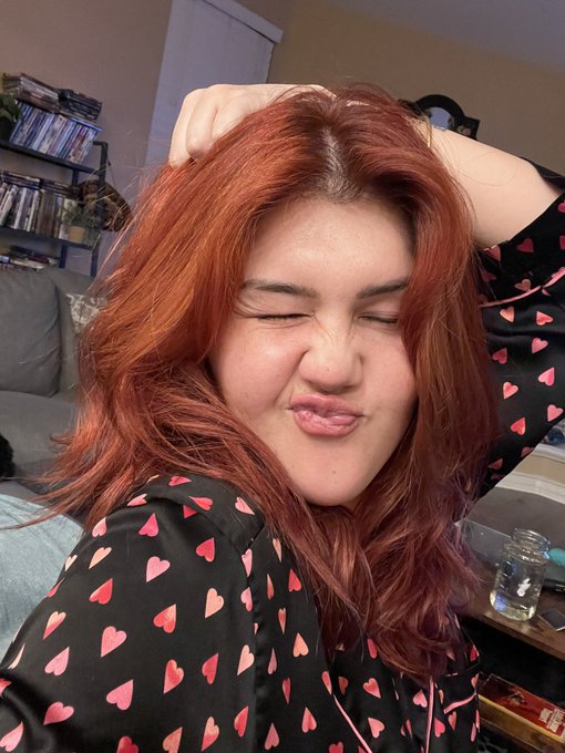 feeling v cute in my new hair&hellip; revisiting this bc it&rsquo;s just TOO GOOD 😭😭😭 https://t.co/ajsvSOAeE0