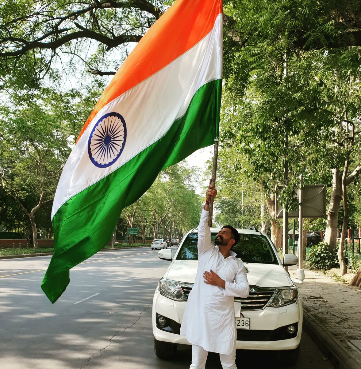 OfficeOfJeet's tweet photo. Salute to our true heroes 🇮🇳#KargilVijayDiwas

#JeetpalYadav #RahulGandhi https://t.co/qpvfRGWWqQ