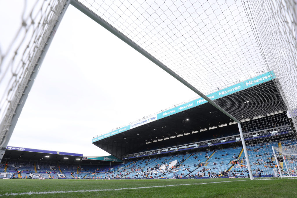 leeds_together's tweet photo. 🏟️ The 49ers are ready to spend £200m to expand Leeds United’s Elland Road stadium from the best part of 40,000 fans, to a huge 55,000 – largely because Tottenham earn £5m a matchday, while we rake in just £1m.  🔵⚪️🟡

[🗞️Daily Mail]

#LUFC https://t.co/3X8ZF54mu9