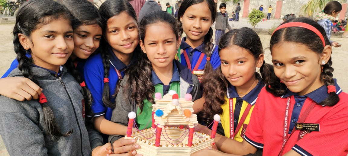DlwVaranasi's tweet photo. #3YearsofNEP
#minstryeducation
#kendriyavidyalayasanthan
Foundational learning is the basis of all future learning for a child. #NEP2020 gives highest priority to achieve universal acquisition of FLN skills at primary level by 2025. Glimpses of FLN Activities in KV Blw Varanasi https://t.co/f7ZHlmTuIt