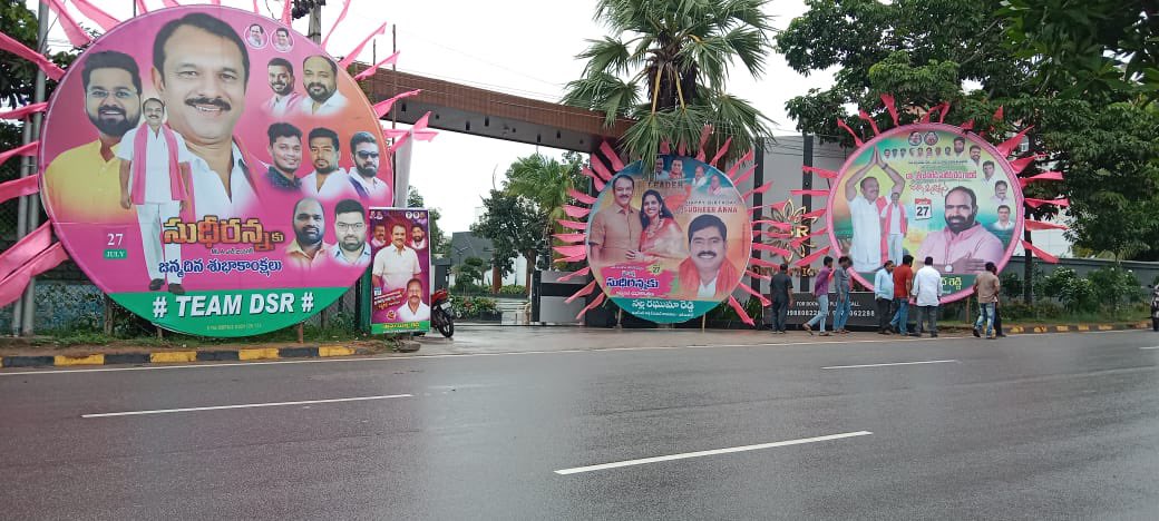raj_daripally's tweet photo. #ghmc
#evdm
#lbnagarconstituency
#distraction
Any action will be taken as per G.o No. 68 ? @CommissionrGHMC @DRFEVDM @KTRBRS https://t.co/aP3alE11GH
