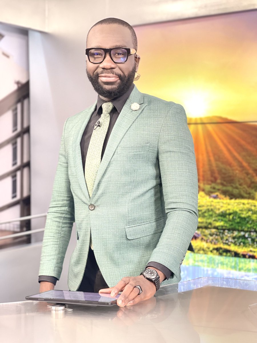 BenjaminAkakpo3's tweet photo. It’s another #WunderbarWednesday!✌🏾
Join us on the #AMShowTrain and let’s get it popping - #ForGodAndCountry!🇬🇭🙌🏾
#JoyNews https://t.co/tNrCFYR74o