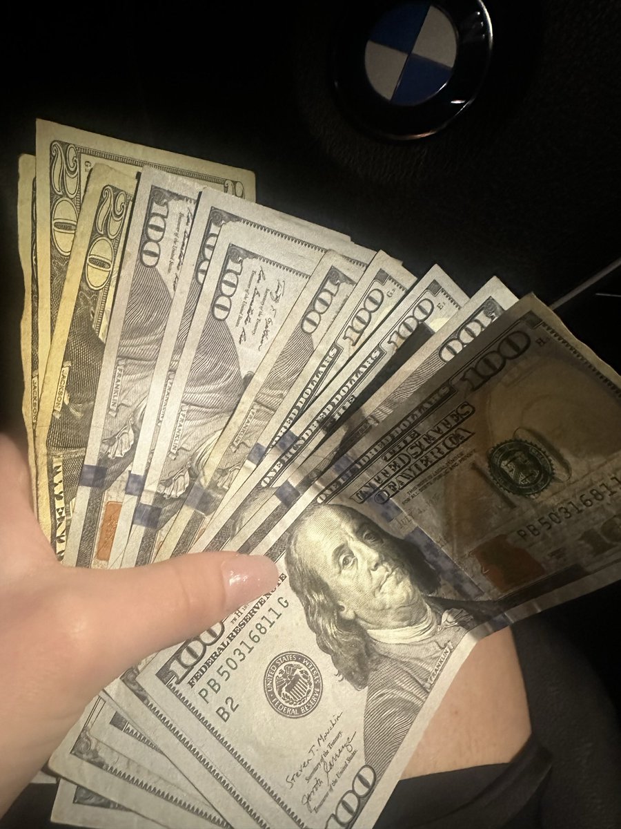 FootGoddes365's tweet photo. A pay pig bought me dinner and gave me this in return 🥰 today I am happy, make me happier 🙄😠 https://t.co/hhKoFgK72L