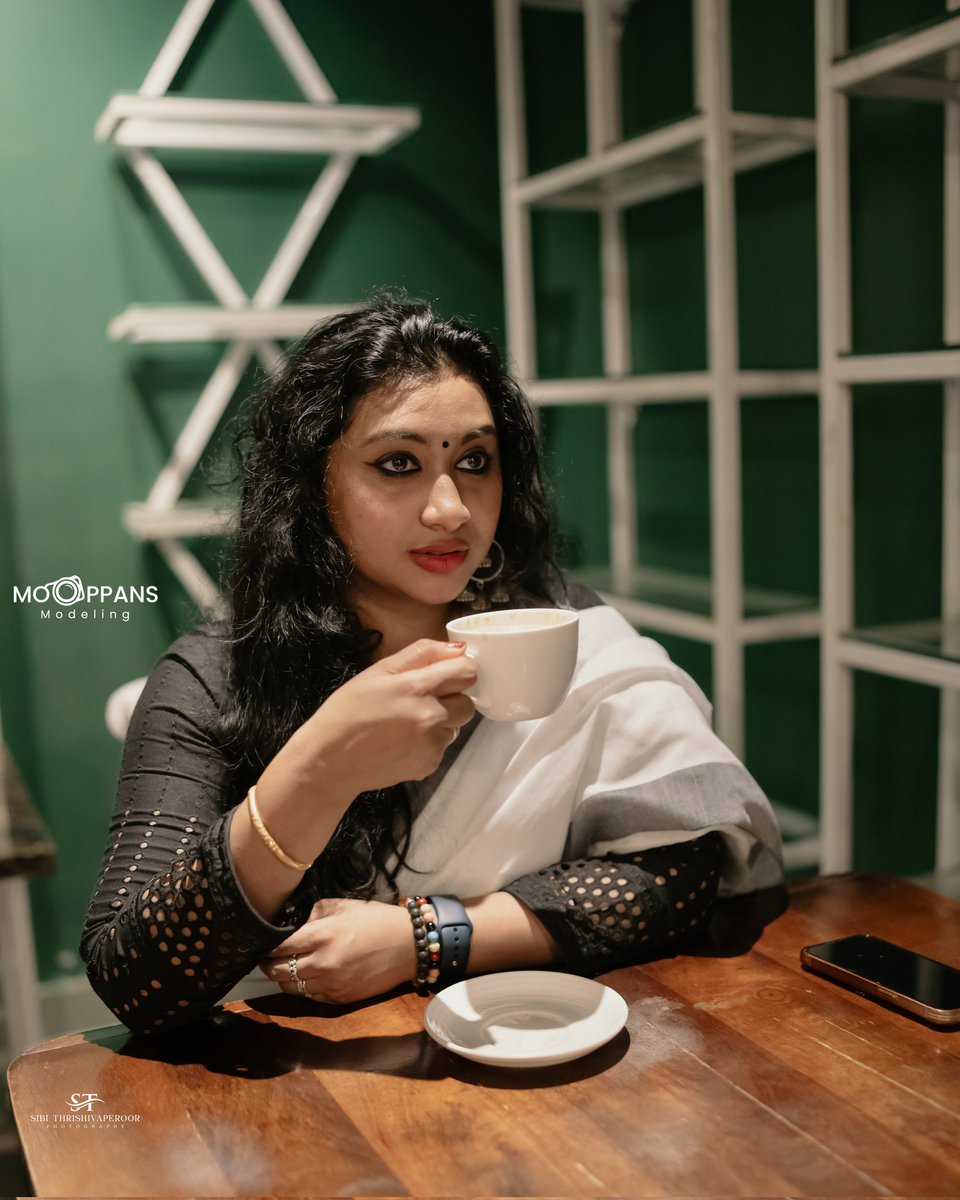 sibindevsibi's tweet photo. #photographer @sibithrishivaperoor
In #frame : meril 
#sony #alpha #7m4 #sibithrishivaperoor #sonyalpha #model #bangalluru #Sibi #photography #sibin #india #sibindev #sibindevsibi #insta #sibinism  #weddingstars  #trends #tweet #photographs #keralam #dedicated_photographer 
#book https://t.co/Zd54zszTYk