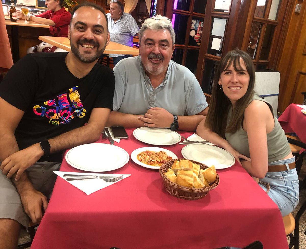 DelMatched's tweet image. Ayer tuve el placer de conocer a una pequeña pero importante parte de la comunidad. El de la izquierda acaba de empezar y no sabe qué son las cuotas 🤣🤣 La próxima hacemos una quedada a lo grande ❤️ #matchedbetting #matchedbettingespaña #comunidad #amigosdelmatchedbetting