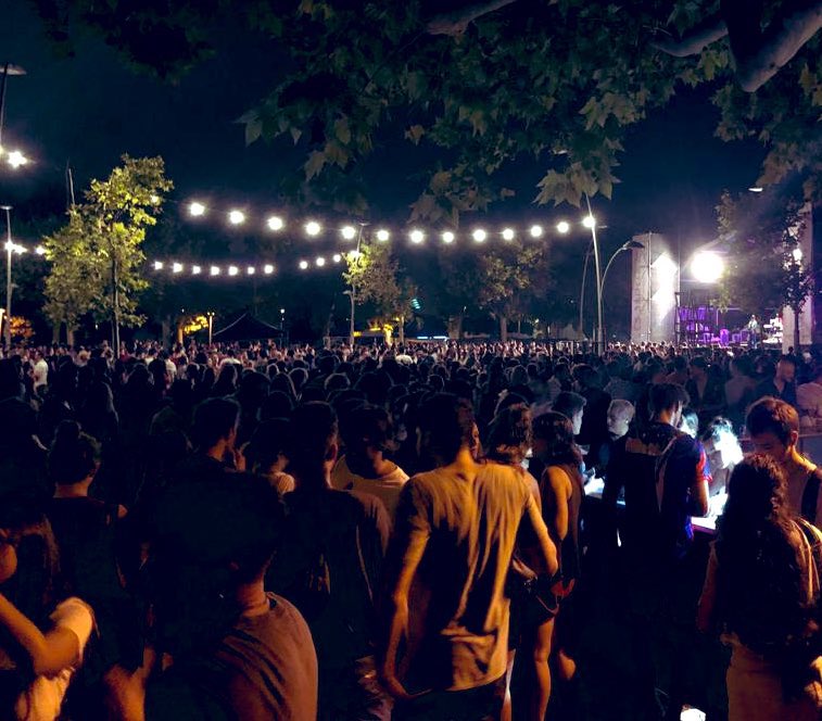 👋 Bon dia! Després de la nit d'avui... esteu a punt per seguir gaudint de #lessantes? 

A #Mataró, 26 de juliol és #barram #concertvermut #tardaguillada #deparranda #convidada #correguspira #concerts #sardanes #revetlla  i #espaifamiliar