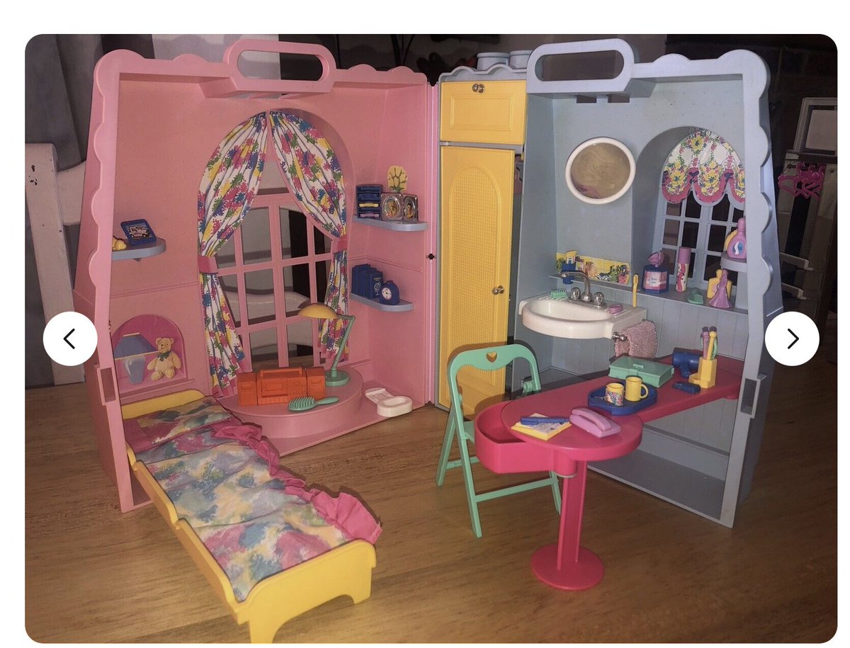 Chopythes's tweet photo. So, I've seen the barbie movie twice and while I never had a Barbie Dream house, I did have the most amazing set there was: Sindy House.
She had colour splatter on her pants and she was an artist.
... I guess even thou I never liked Sindy, she inspired me! https://t.co/GOMDQFVqi6