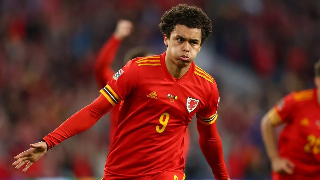 BootsToFill's tweet photo. Brennan Johnson I Wales 🏴󠁧󠁢󠁷󠁬󠁳󠁿
Club: Nottingham Forest
D.O.B: 23/05/01
Position: Midfielder
Height: 1.79m
Foot: Right
Transfer Value: €38m
Stats:
19 caps for Wales with 2 goals
154 Career appearances with 42 goals and 26 assists
13 caps with 3 goals for Wales youth teams
#Football https://t.co/aKLiCB5mtw