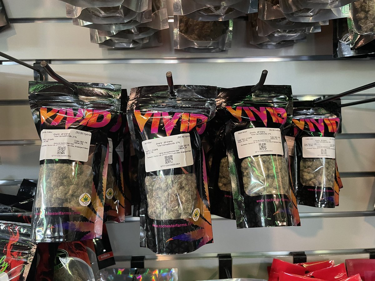 Marleyfour20's tweet photo. Inside the new cannabis store in Covington,WA Marley 420
#unomas #unomascannabis #airopro #airobrands
#bluerootswa #blueroots #bluerootscannabis #bluerootscannabiscompany #artizen #artizencannabis #artizencannabiscompany #ksavagecannabisco #ksavage https://t.co/XwErTjNiyb