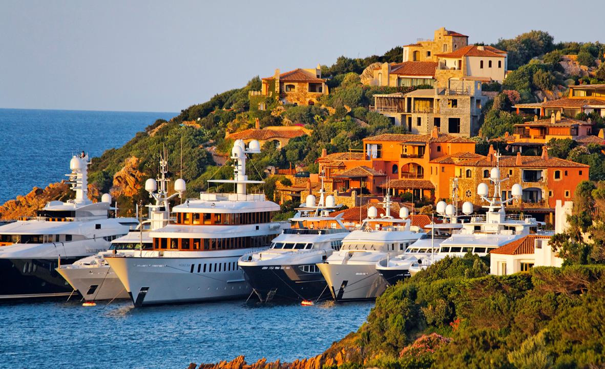 NotaBeneGlobal's tweet photo. We’ve had a long love affair with the Costa Smeralda.

It was one of Nota Bene’s first-ever published reviews and we’ve combed the region thoroughly for the very best private villas, yacht charters, guides, restaurants and add-on destinations.

#WeKnowWhere https://t.co/DSi7MP6J30