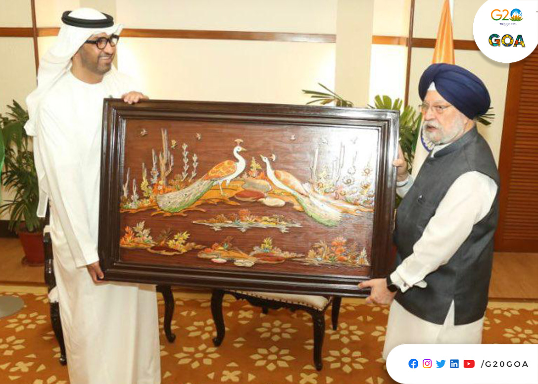 G20Goa's tweet photo. At #G20Goa, #COP28 President-Designate Dr. Sultan Al Jaber &amp; India's Minister of Petroleum and Natural Gas, @HardeepSPuri, discussed COP28's priorities, focusing on decarbonizing the current energy system &amp; accelerating the energy transition. https://t.co/6RajVZ0Mza