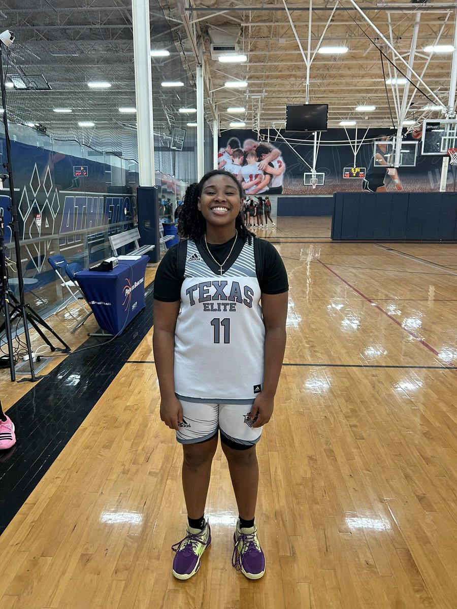 AssistReports's tweet photo. Jamayia Miles Johnson (2024) Cedar Hill HS had a great game against a tuff Texas U Waco squad. Look for her to have a “Big” Sr. season. She will definitely be a big part of the Longhorn’s deep playoff run this year! #TheFinale #TheAssistReports https://t.co/m0RnUh5BEP