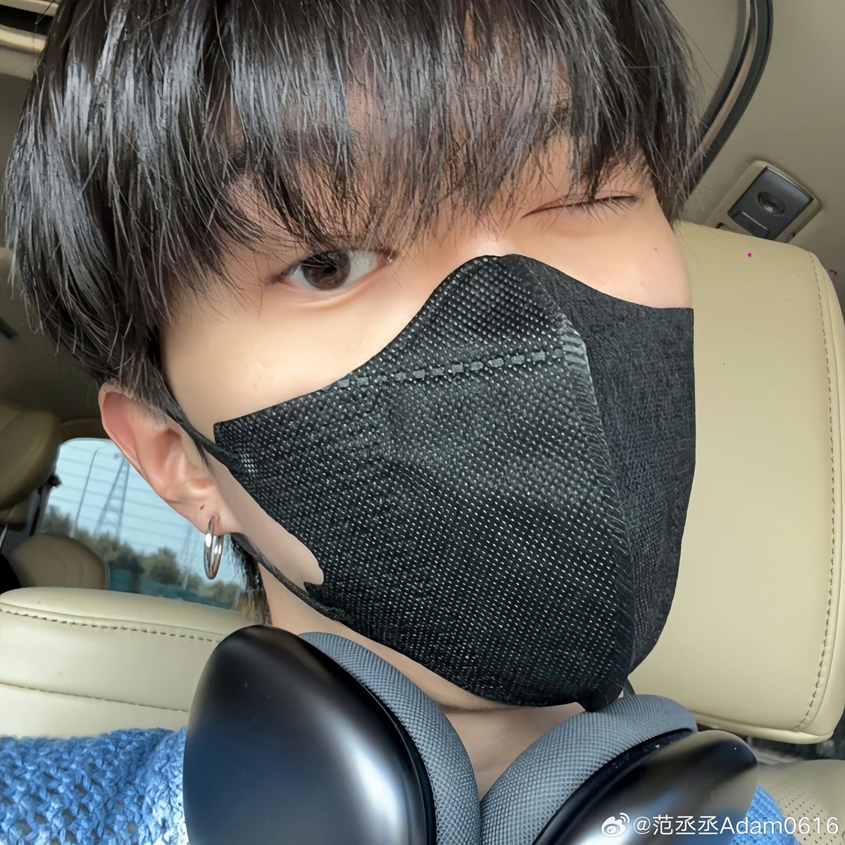 chengxingss's tweet photo. Fan Chengcheng's Weibo Update

“🤳”

#FanChengcheng #范丞丞 https://t.co/wKLicLO0DT