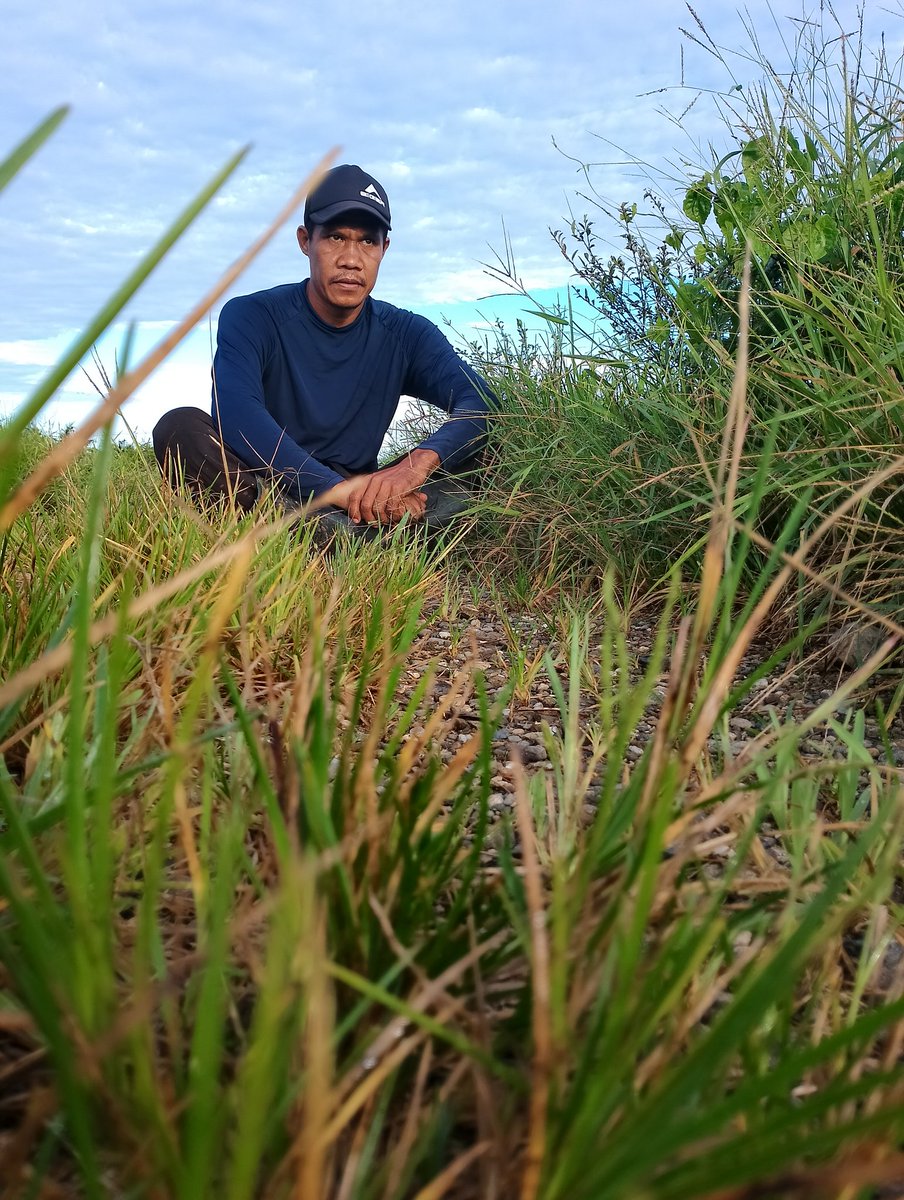 Aku bukan orang bodoh yang bisa dibodoh-bodohi dan aku juga bukanlah orang pintar yang bisa membodoh-bodohi orang lain.
#orispoenya