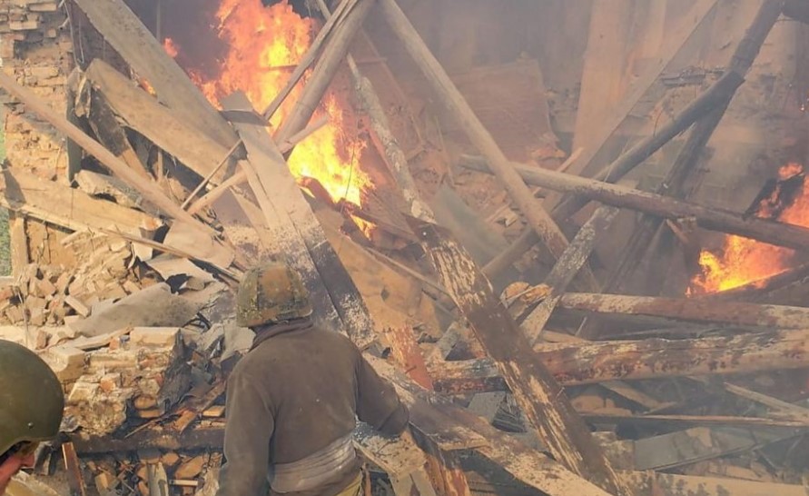 jacopo_iacoboni's tweet photo. Dall'inizio della guerra la Russia ha completamente distrutto 180 scuole in Ucraina, e oltre 1.300 sono danneggiate e al momento inutilizzabili.

Distruggono tutto. la vita, i civili, la scuola. https://t.co/nNPrngz6Ac