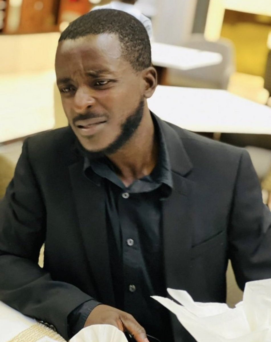 Conductor: Dollar renyu rakabvaruka iri Mukoma

Me pretending to be confused