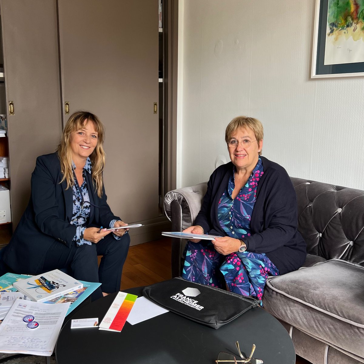 [Alzheimer] 🗣️Rencontre avec Véronique Tardres, Présidente @FranceAlzheimer #Morbihan. Une association engagée depuis de nombreuses années aux côtés des familles, des professionnels du secteur médico-social, des chercheurs, des acteurs institutionnels.