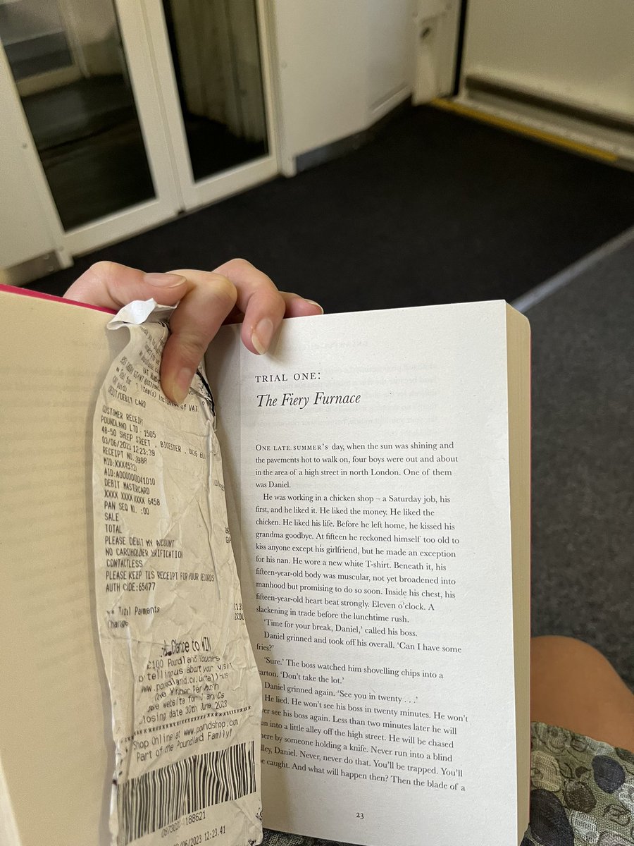 9lizziedriver9's tweet photo. Amateur commuter hour! #ReciptBookmark #WFHExpert #London #Train #UnlawfulKillings #BookBook #ActualPages #OldSchool https://t.co/CXua94OPJt