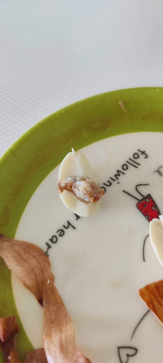 noopz4's tweet photo. @HappiloIndia I nvr expect such quality almonds frm happilo,since I buy dem trusting it will nt b bad, such a company must be taking care of d quality stndrds aleast. I was wrong,time 2 look fr other brands #badfood #foolingcustomers #expecttheunexpected #dryfruitfails #badhealth https://t.co/E6xDZBUTm8