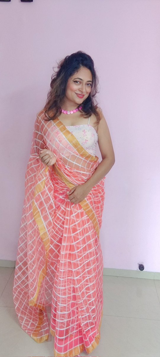 Prranita9's tweet photo. BARBIE IN SAREE PART -1
#barbie #barbiemovie #barbiedoll #barbieoutfit #indianbarbie #outfitideas #trendingbarbie #lookoftheday #ootdreel #reelitfeelit #reelkarofeelkaro #barbiereels #wb #warnerbros #prranitamullay #hollywood #barbiesong #explorepage
Follow @prranitamullay
2️⃣4️⃣ https://t.co/Mi5ak77P2h