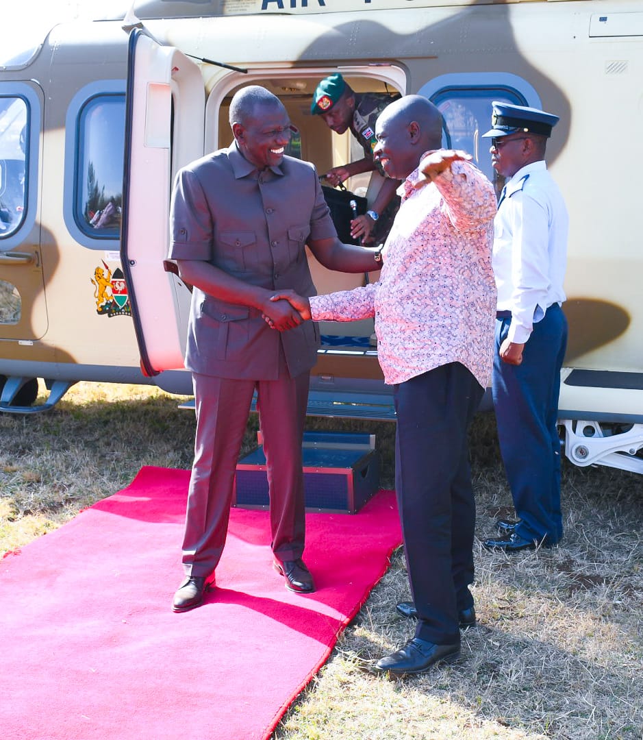 The president is an intelligent and a smart man. 

He didn't get this far politically by sheer luck.

He didn't get his PhD by coincidence. 

He has made it clear to ODM leader that State House is a public place. Harambee House is a public office. 

He is always open and ready