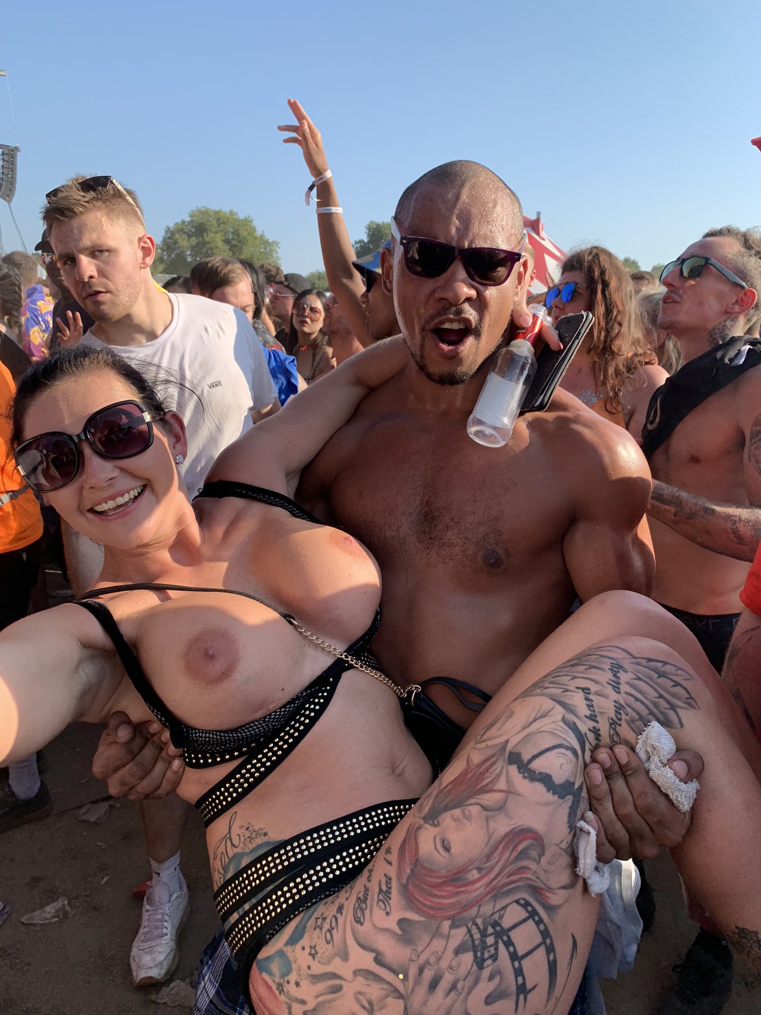 3 pic. Festival season. Who wants to take me to one? Xx https://t.co/zDG5hEt2zs