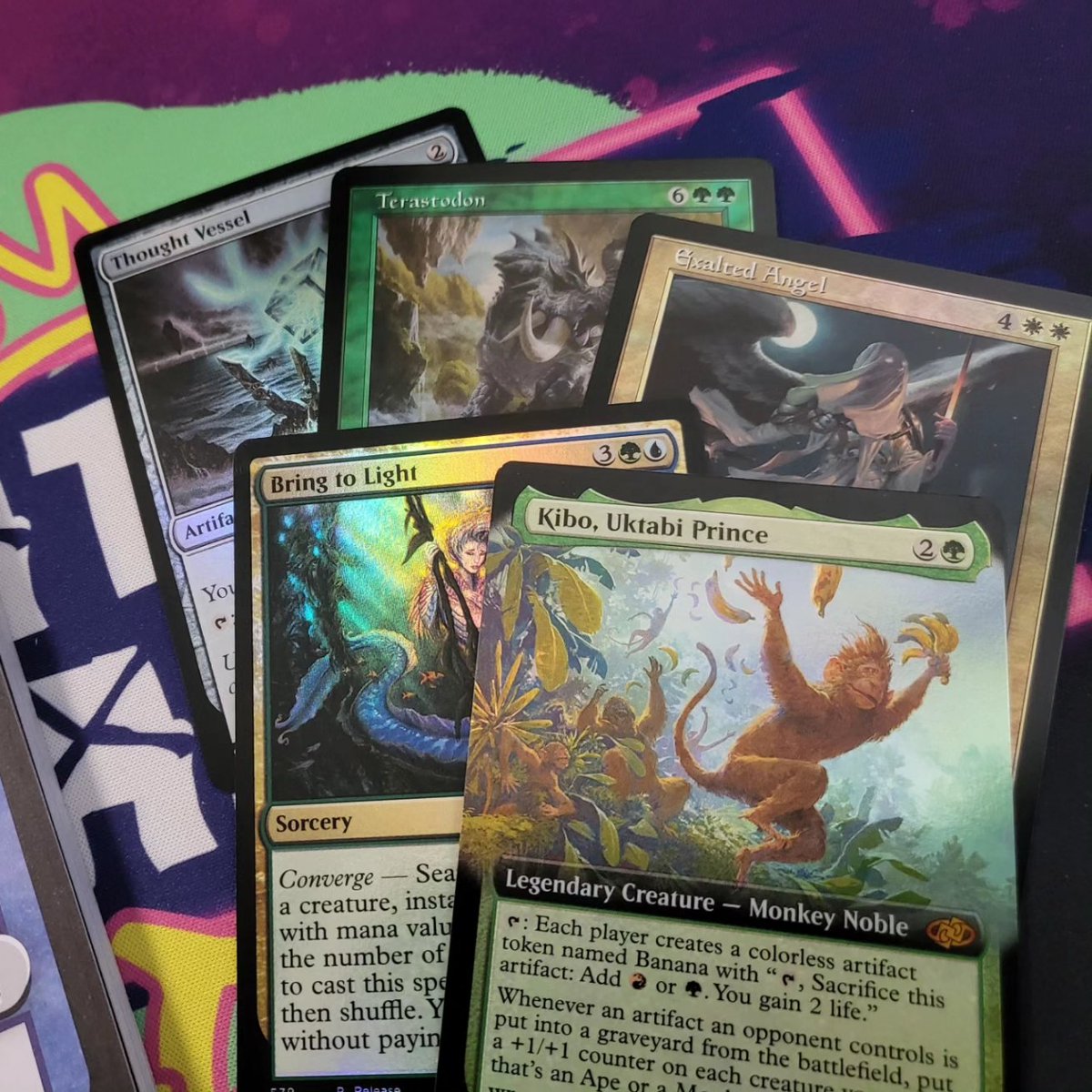 #MCBarcelona #Giveaway #ad
Courtesy of <a href="/GamesHighlander/">Highlander Games</a>, if you beat <a href="/baz_wtf/">Baz Ⓐ 🏴 ShattergangEDH</a> at #Commander during #MagicCon then you will get your choice of rewards!

These will also be available during our signing spot on Sunday 30th at 3:30pm CEST.