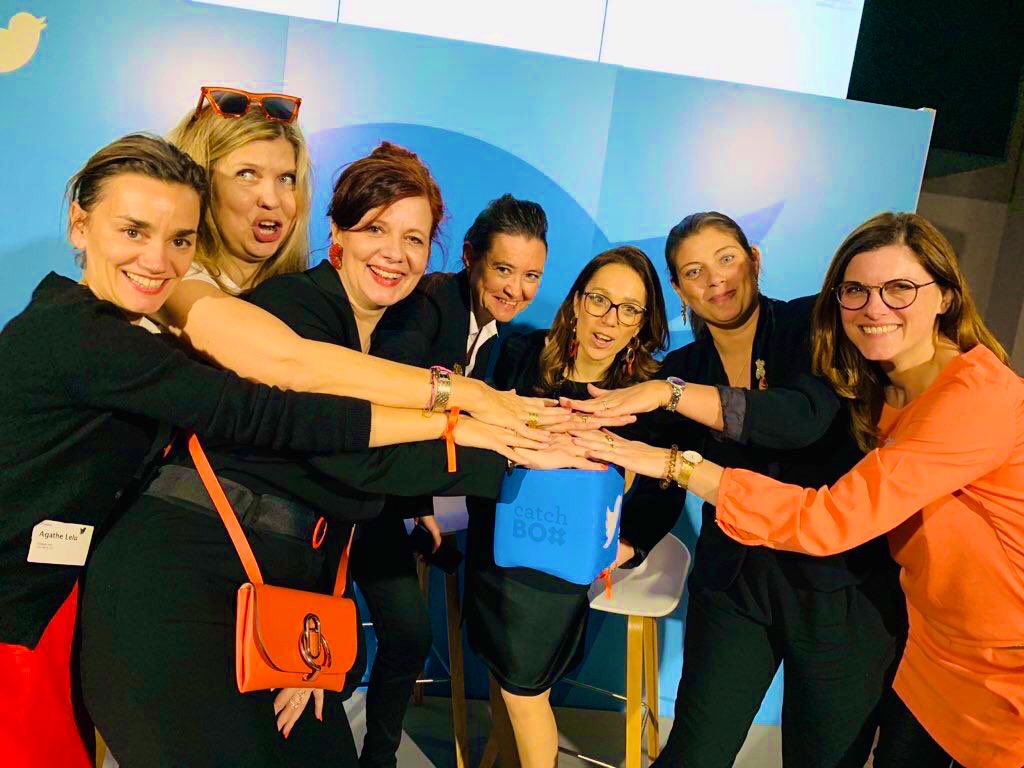 digital_ladies's tweet photo. 🗣Hey M. X @elonmusk forget it!

To us, #Twitter will always be the blue bird, certainty not #XTwitter 

Sweet memories #FlashTweet4ans @FlashTweet 💙🧡⚡️#LoveTwitter 

@MereteBuljo @SolenneBLG @NathOllier @Agathe_Lelu @ckrisstyne @laurencekerjean @Alban_Jarry @DominiqueCrochu ++ https://t.co/vHigZLguXa