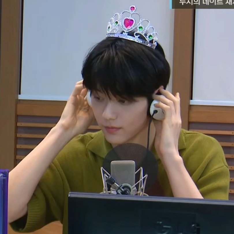 csbshour's tweet photo. princess soob 👑💕 https://t.co/gGK1pHzF8T