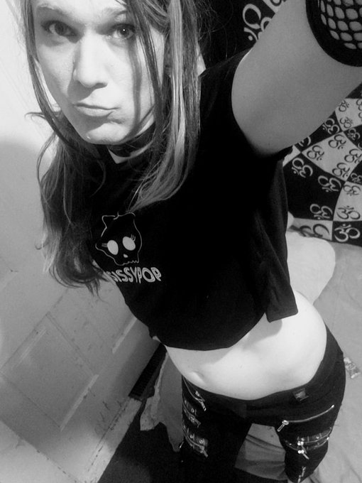 For the low low cost of One (1) Retweet you can help provide a cock hungry sissy in need get the exposure<a href="/tag/sissy"class="tags"><span>#sissy</span></a><a href="/tag/crossdresser"class="tags"><span>#crossdresser</span></a><a href="/tag/femboy"class="tags"><span>#femboy</span></a>