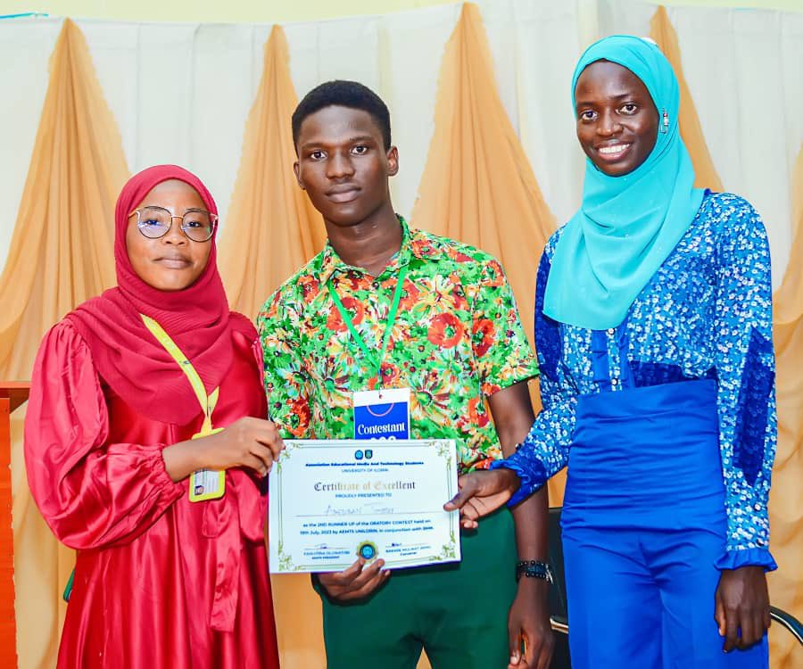 It was an exciting moment for Unilorin Students, @BMK organized Oratory contest for unilorites. <a href="/ifeoluwadadak_/">Ifeoluwa Kayode-Dada</a> from fac. of Law won!  @uniquebilaal 1st runner up from fac. of pharm sci and @D_Immortal019 2nd runner up from Life Sci won. 
Congratulations winners🎖️
#BMK
#Unilorin