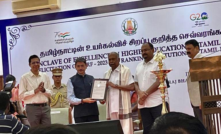 Chancellor being felicitated by Honorable Thiru R.N. Ravi Governor of Tamil Nadu for remarkable rankings in the NIRF India Rankings 2023.The institution was ranked 1st in the Dental category 11th in the Law category, 13th in the University category ,18th in the Medical category