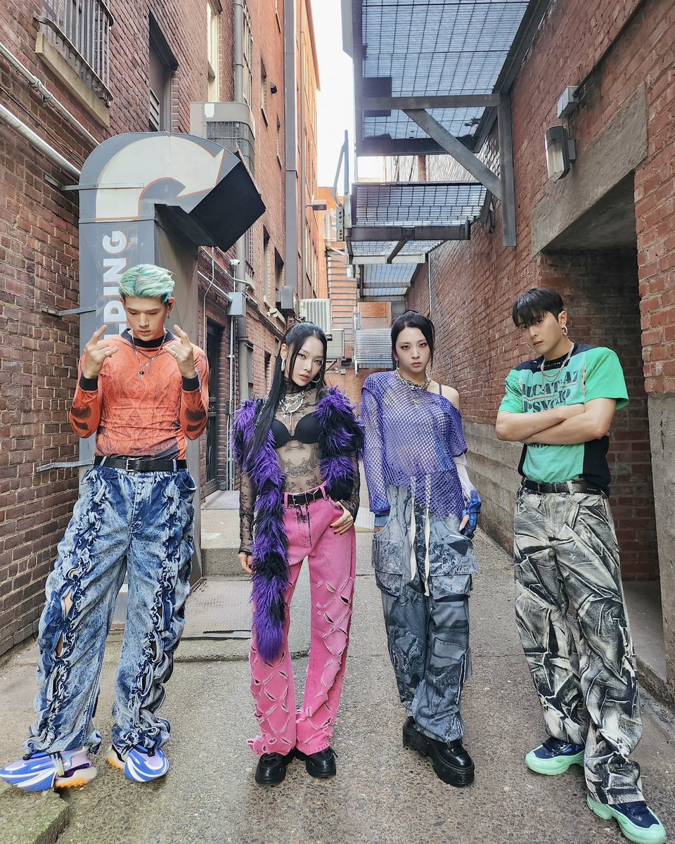 KARD_Official's tweet photo. [#KARD] 
2023.07.26
2023 KARD WORLD TOUR 〈PLAYGROUND〉 in Louisville

#KARD #카드
#KARDTOUR #2023KARDTOUR_PLAYGROUND
#PLAYGROUND_KARD https://t.co/LIHSlzJbN5