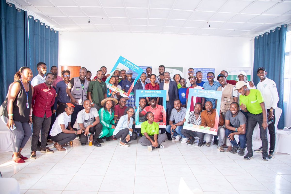 MerciUwimbabazi's tweet photo. It was a pleasure to attend the Twitter event with fellow youth/agri-influencers and influential leaders in Rwanda agriculture sector.
#HuzaTweeps #AgInfluencers #YourNetwork #YourNetworth
#YouthinAgβπΎ
πΈ:@MazimpakaJp https://t.co/2lerJMqUkz