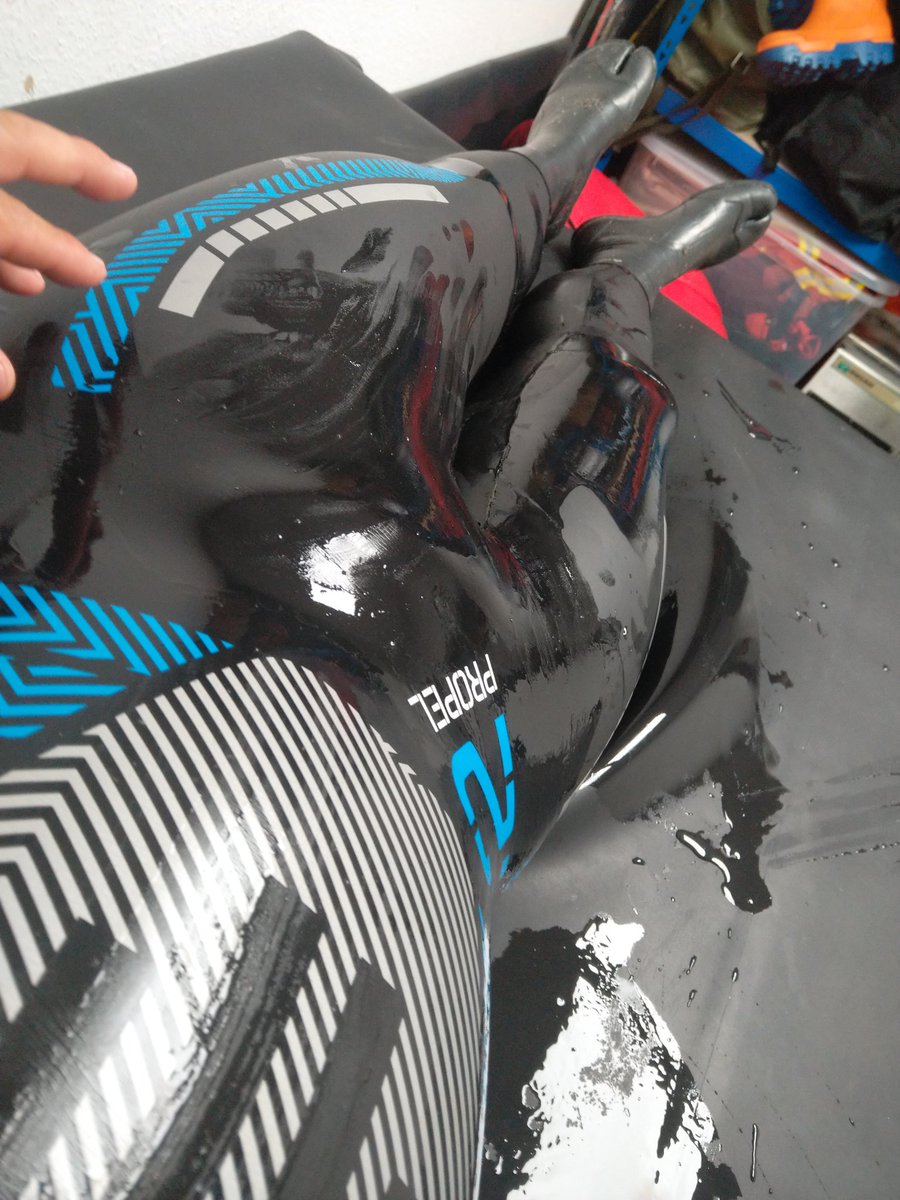 Love being covered in neoprene. 
#wetsuitfetish