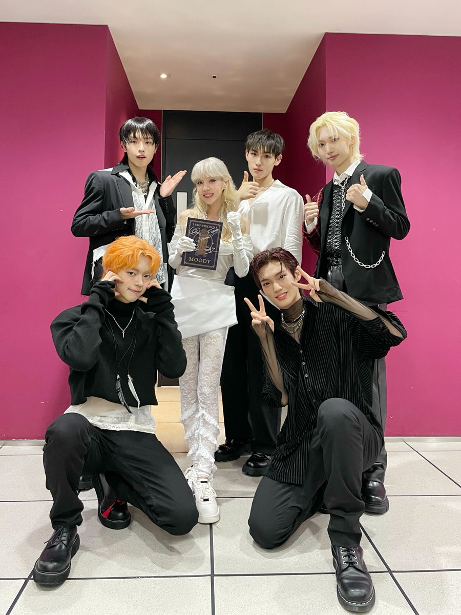 PlaySUPERKIND's tweet image. [📸 #PRID]
어린 시절부터 정말 좋아하고 또 존경하는 산다라박 선배님과 함께 한 무대에서 활동할 수 있어서 너무 영광이었습니다!!
인사도 너무 따듯하게 받아주시고 사진까지 찍어주셔서 감사했고 너무 행복한 시간이었습니다!
좋은 말씀 많이 해 주셔서 감사합니다!
무대 하시는 거 보면서 많이