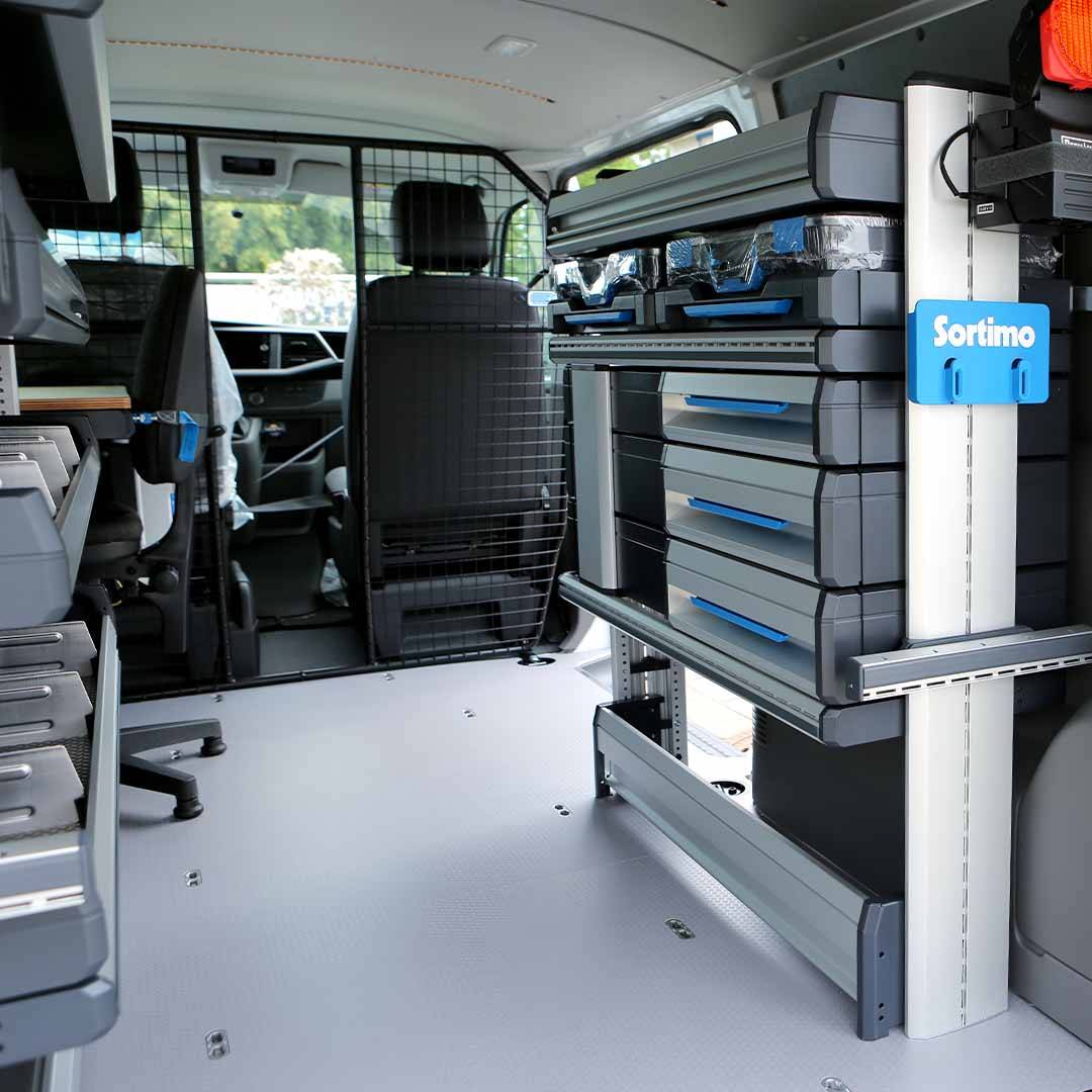 Our customer <a href="/Vodafone/">vodafone</a> is now even better equipped to work efficiently and comfortably 💼💡
Our customized solution not only offers maximum storage space for all necessary tools, but also sets a new standard for mobile workstations 📱🔧