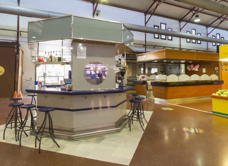 Reempresa's tweet image. 📣 𝗘𝘀 𝗖𝗲𝗱𝗲𝗶𝘅! Bar-cafeteria situada al centre del Mercat Municipal d´#Olesa de Montserrat per jubilació. És la segona generació amb una trajectòria de més de 23 anys en el negoci. Entra a ➡ bit.ly/3rHwRQI @Reempresa