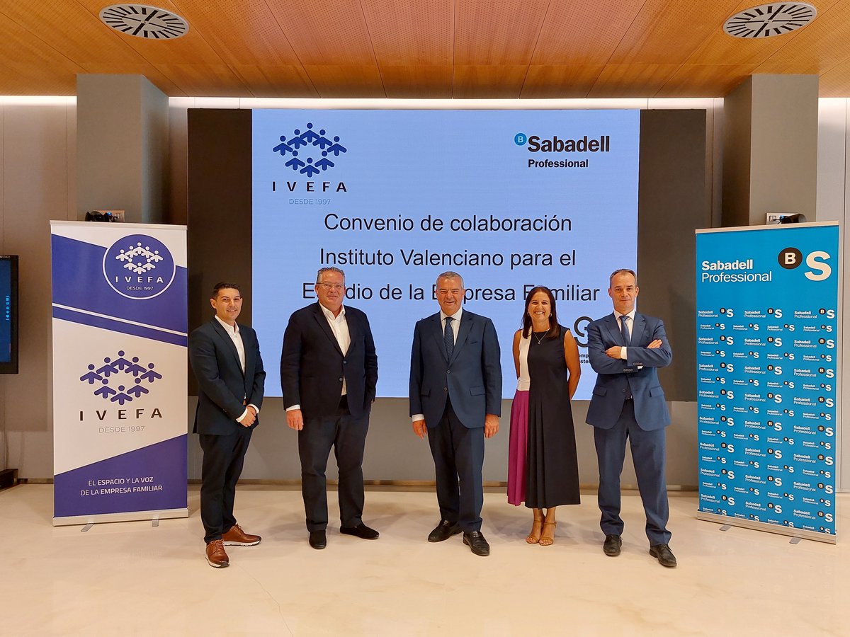 IVEFAasociacion's tweet photo. 🤝🏻¡Renovamos nuestro convenio de colaboración con Banco Sabadell!

Con esta alianza @BancoSabadell se mantiene como uno de nuestros patrocinadores para dar apoyo e implicarse en todas las actividades e iniciativas que contribuyan a fortalecer al tejido empresarial valenciano. https://t.co/WCuLFkfe6b